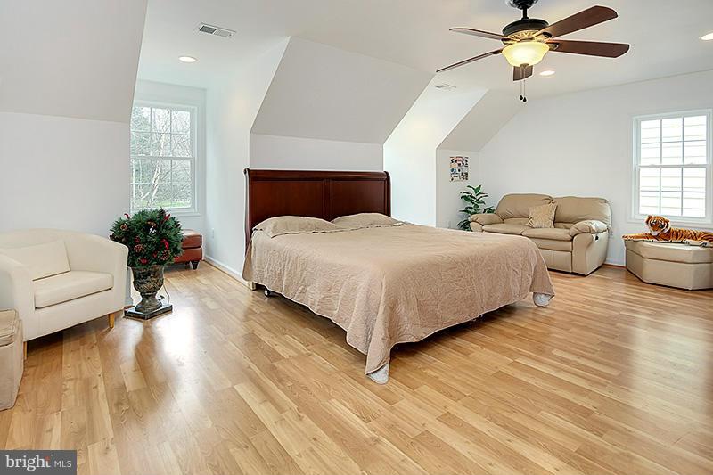 7606 Maple Branch Road Clifton, VA 20124 - Photo 12 of 30 Bedroom