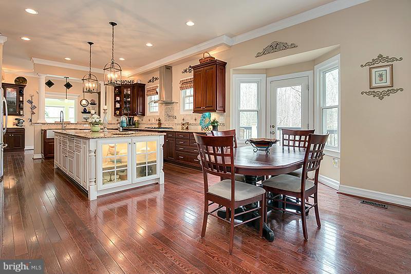 7606 Maple Branch Road Clifton, VA 20124 - Photo 17 of 30 Dining Room