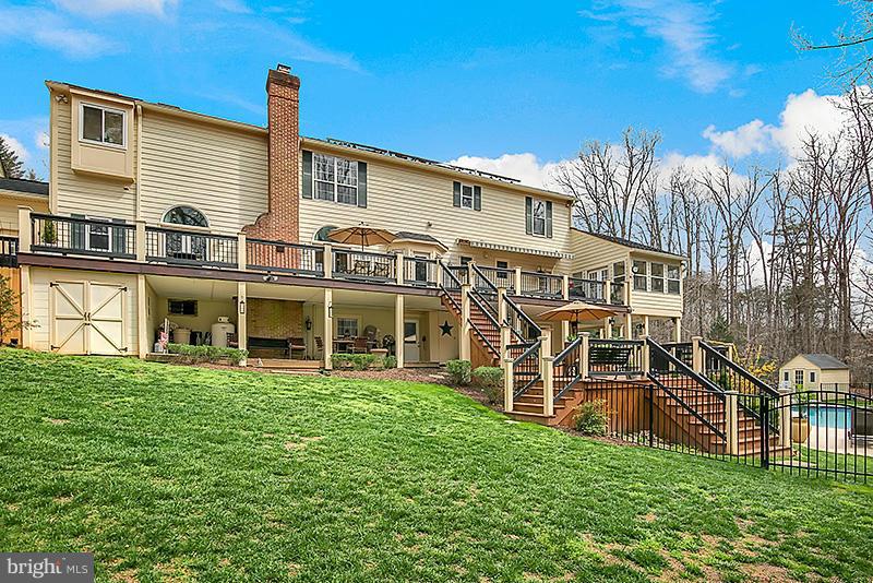 7606 Maple Branch Road Clifton, VA 20124 - Photo 28 of 30 Exterior (Rear)
