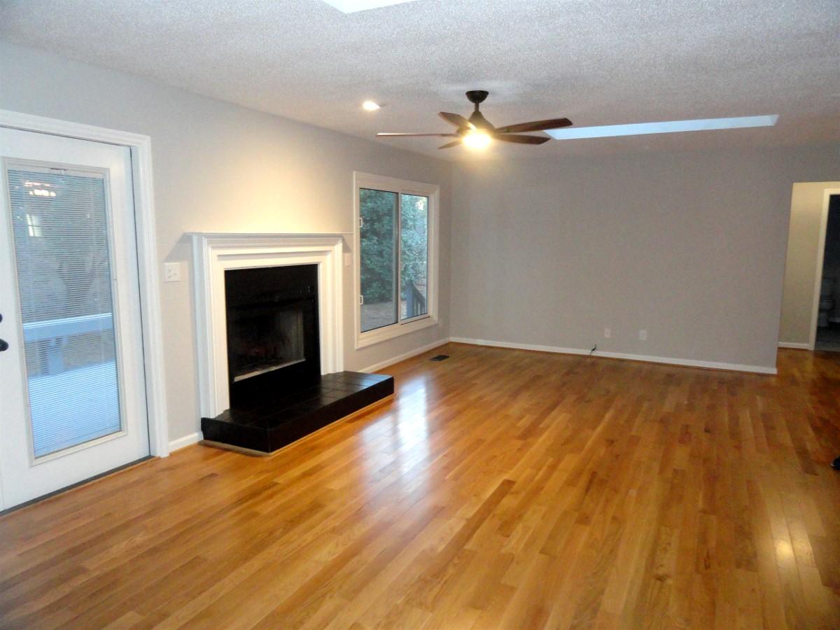 155 Lake Hills Road Pinehurst, NC 28374 - Photo 13 of 24 livingrm2