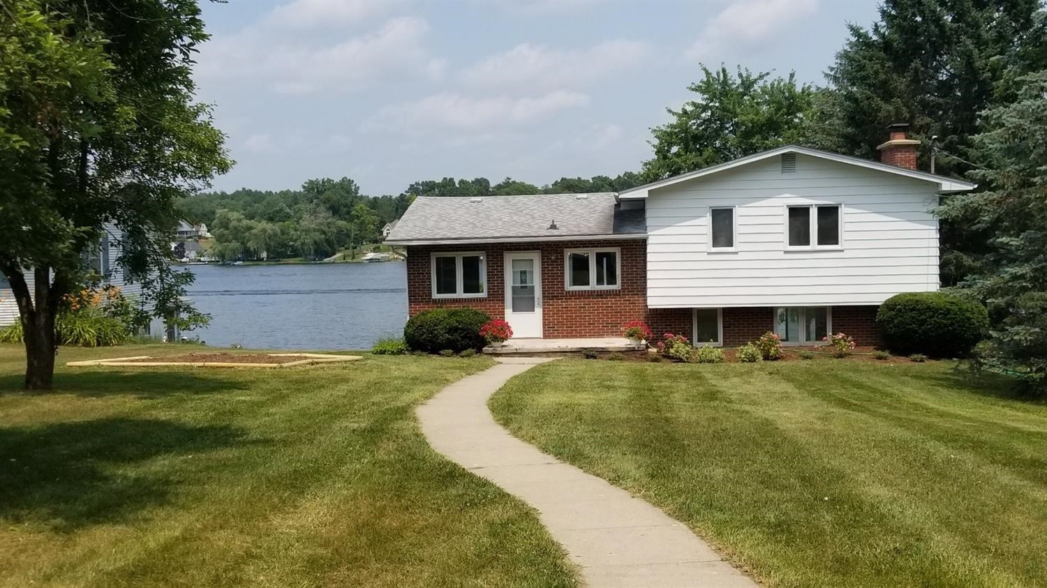 2925 Rubbins Road Howell, MI 48843 - Photo 2 of 10 Photo 2