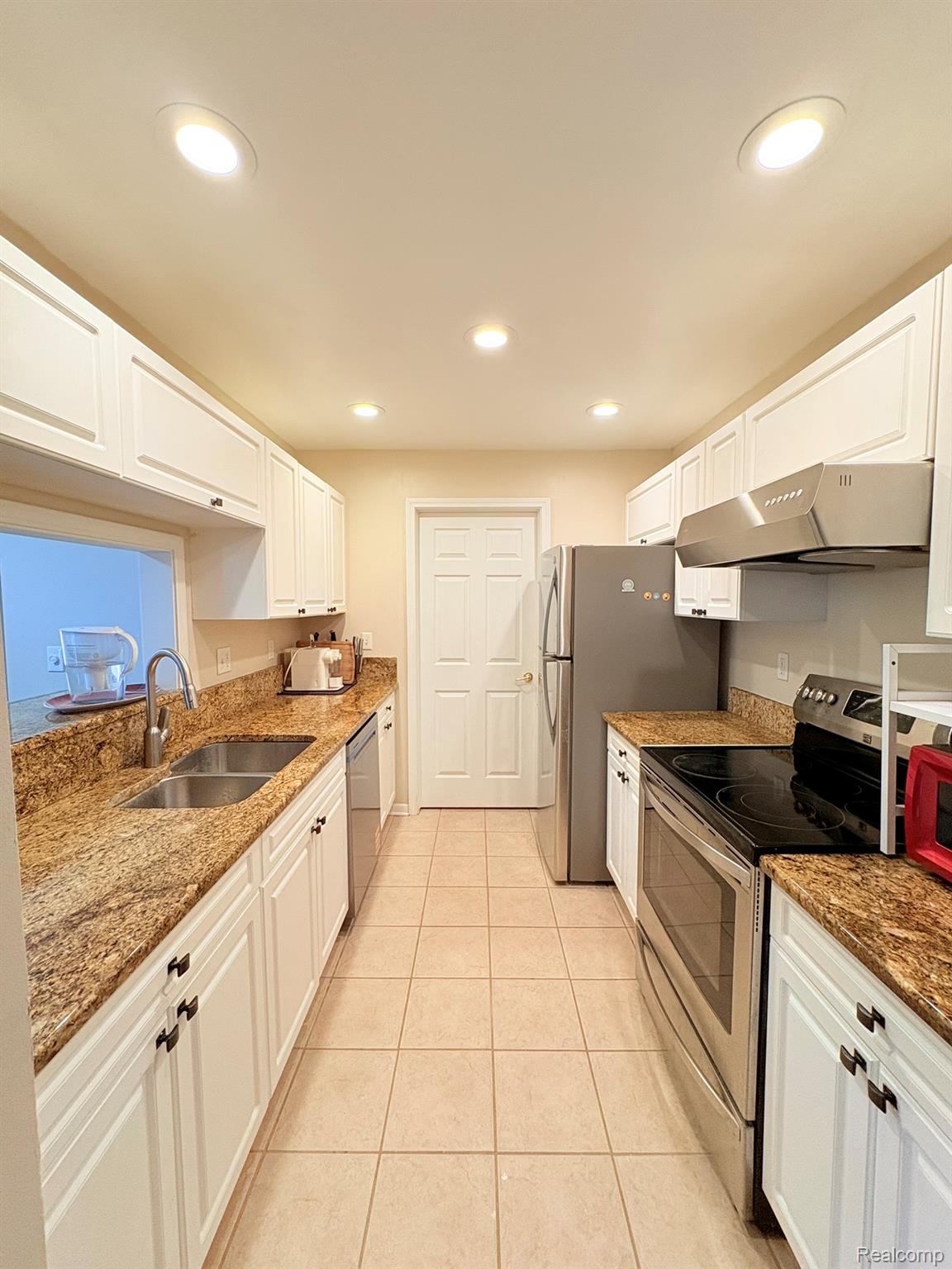 3515 Oakmonte Boulevard, Unit 77 Rochester, MI 48306 - Photo 4 of 16