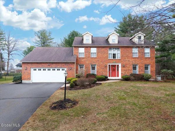 $729,000 | 1058 Valerie Drive, Niskayuna, NY 12309