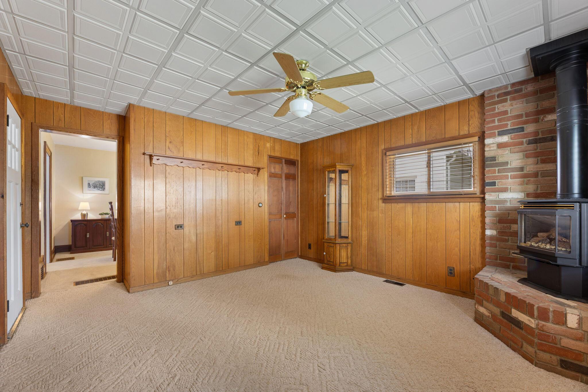206 Jefferson Road Newark, OH 43055 - Photo 15 of 39 Family Room