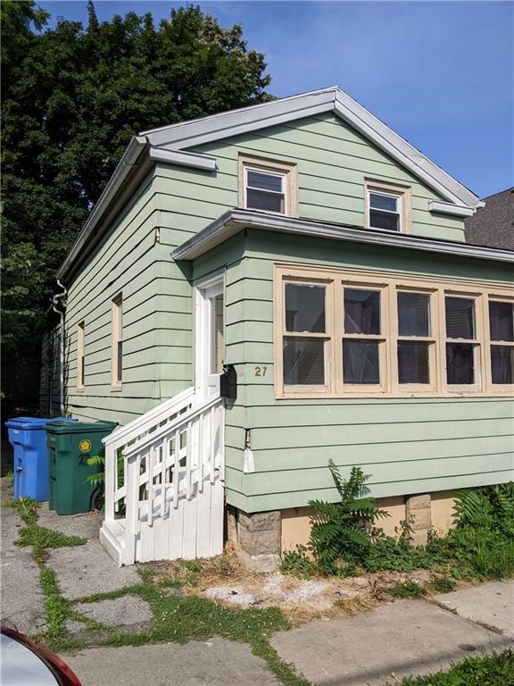 27 Leavenworth Street Rochester, NY 14613 - Photo 1 of 11