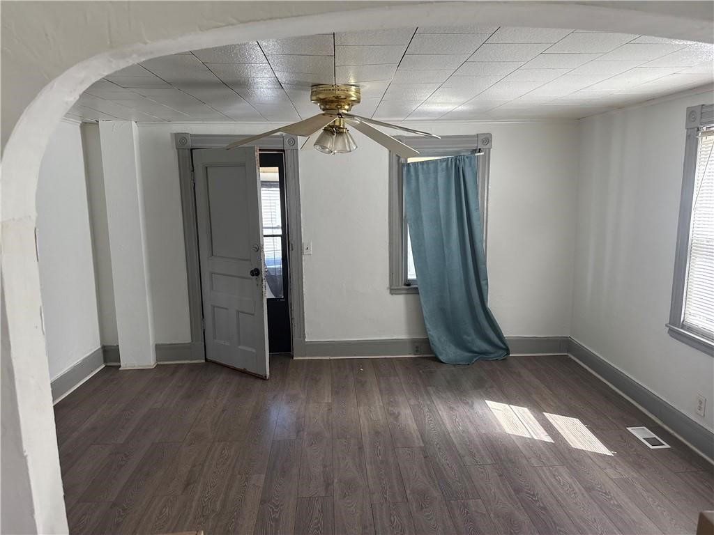 27 Leavenworth Street Rochester, NY 14613 - Photo 5 of 11