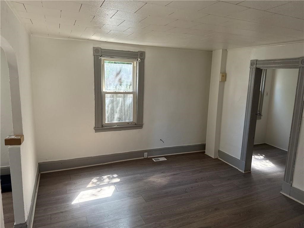 27 Leavenworth Street Rochester, NY 14613 - Photo 6 of 11