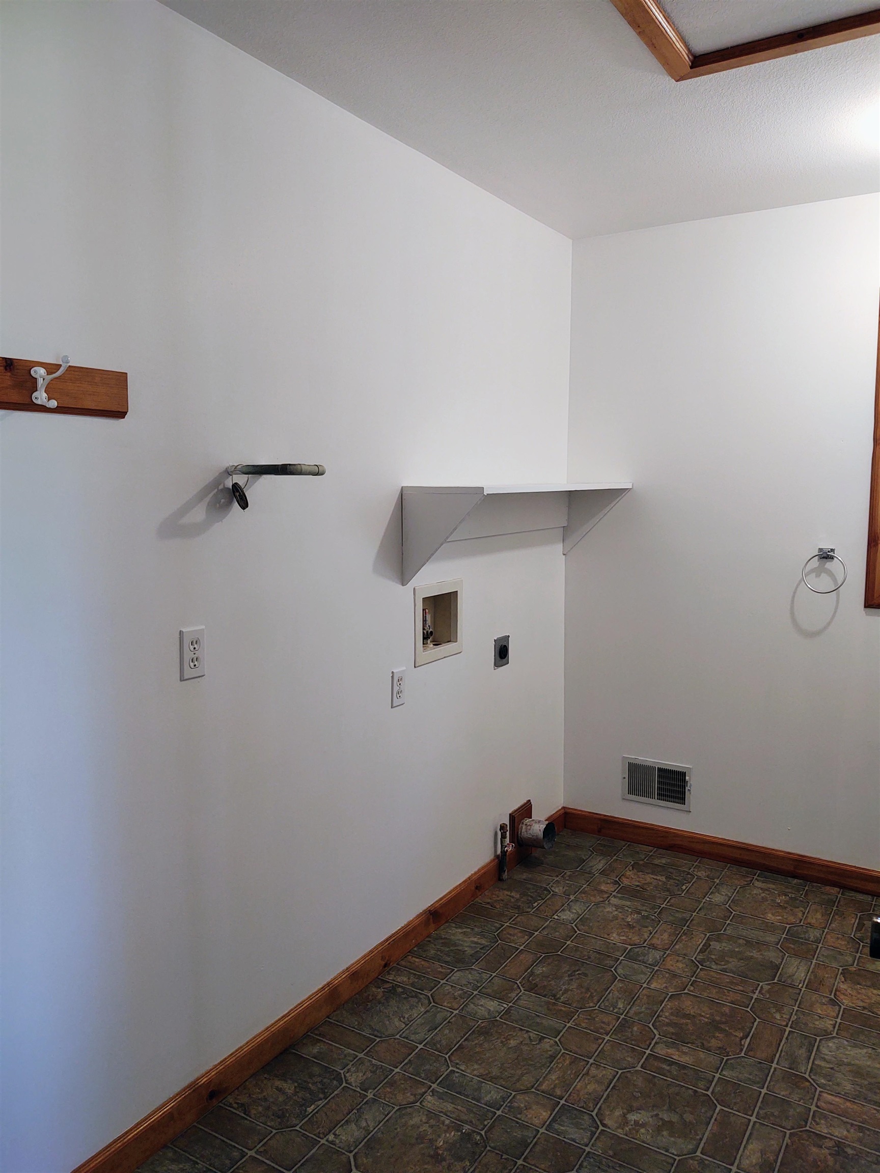 4749 Goodar Road South Branch, MI 48761 - Photo 27 of 29 1910885-26.JPG