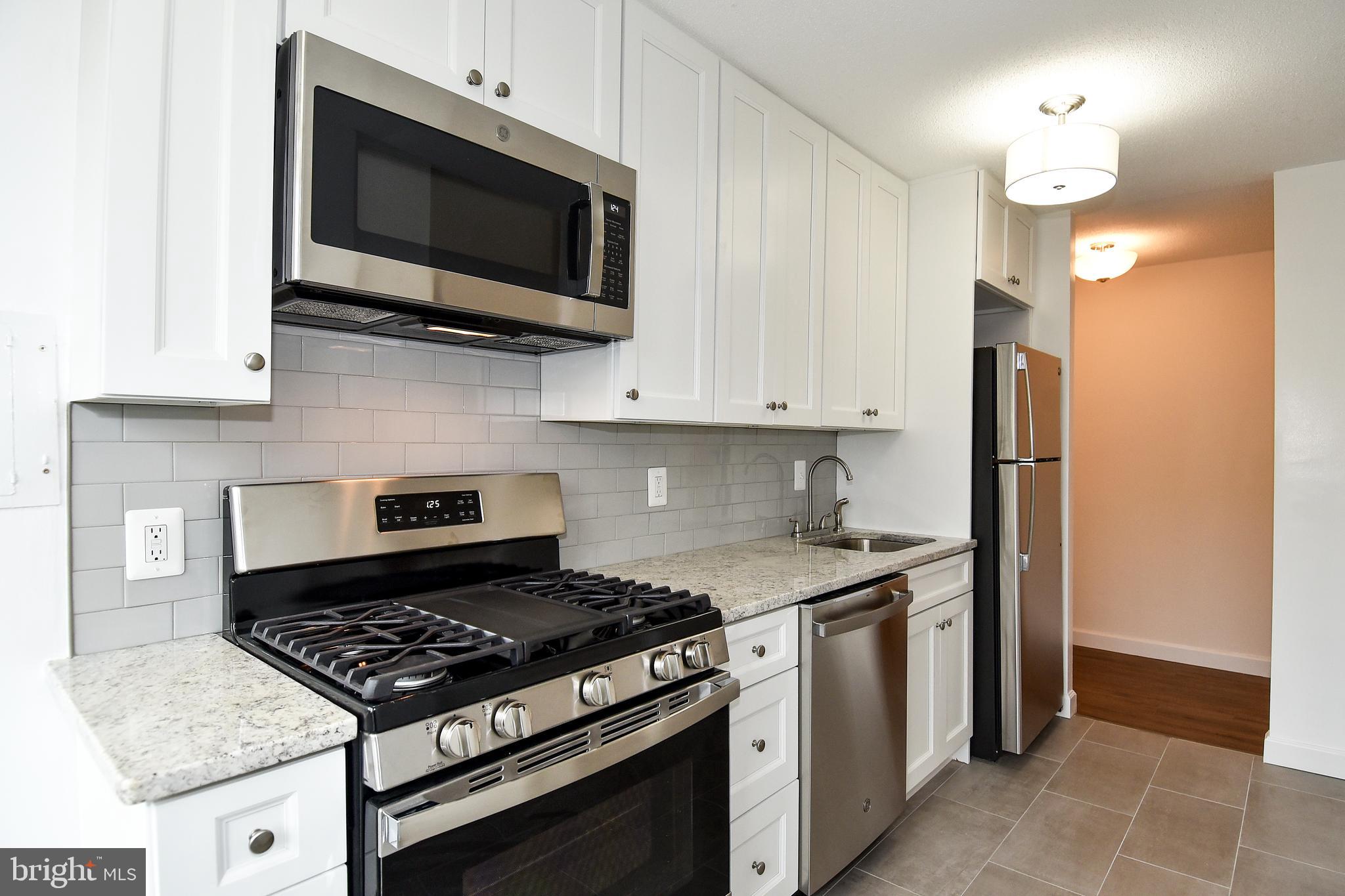 1301 South Arlington Ridge Road, Unit 308 Arlington, VA 22202 - Photo 6 of 45 Kithen with new Stainless Steel Appliances