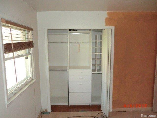 29851 Fall River Road Southfield, MI 48076 - Photo 11 of 13 CIMG9029.JPG