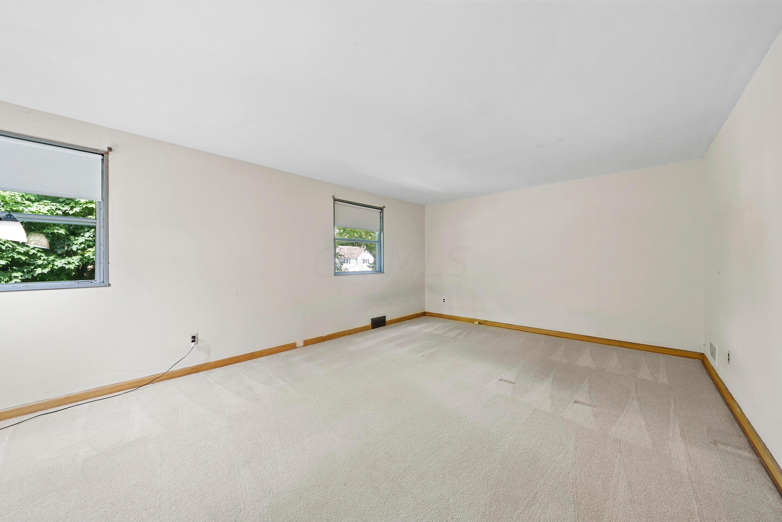 2676 Welsford Road Columbus, OH 43221 - Photo 18 of 30 Bed3