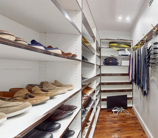 a view of a walk in closet