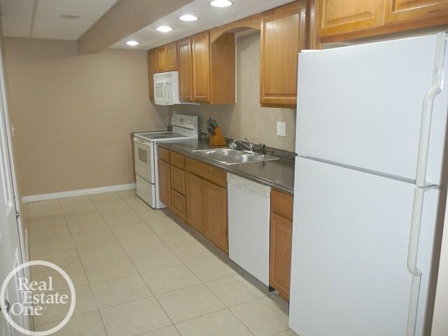 26067 Mariners Point New Baltimore, MI 48051 - Photo 31 of 33