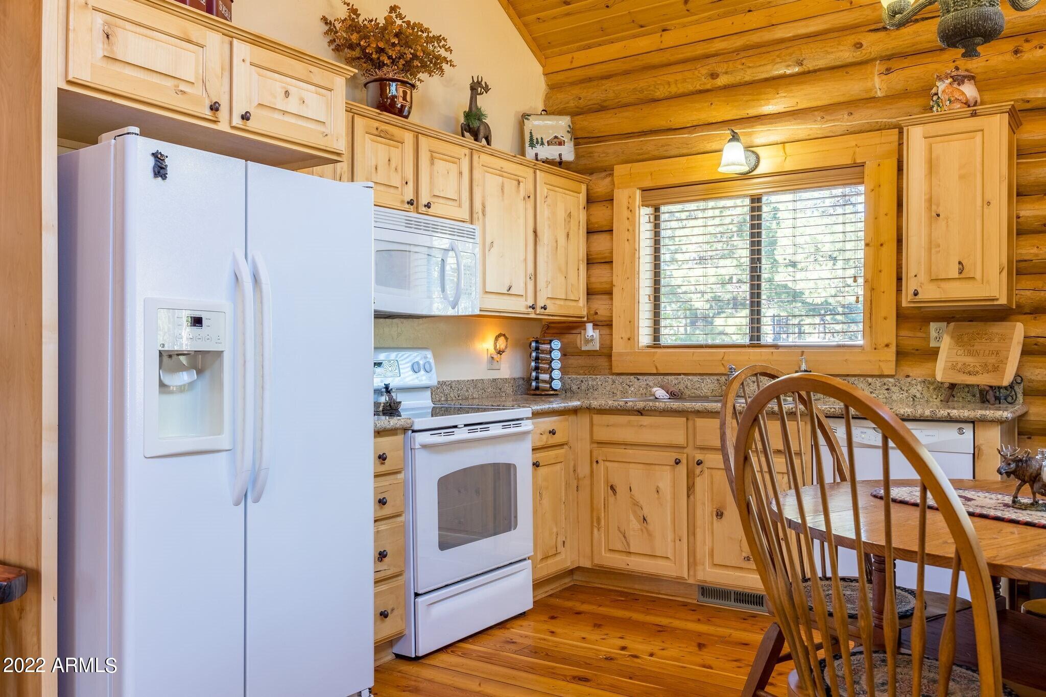 2322 Overgaard Springs Loop Overgaard, AZ 85933 - Photo 10 of 34 13