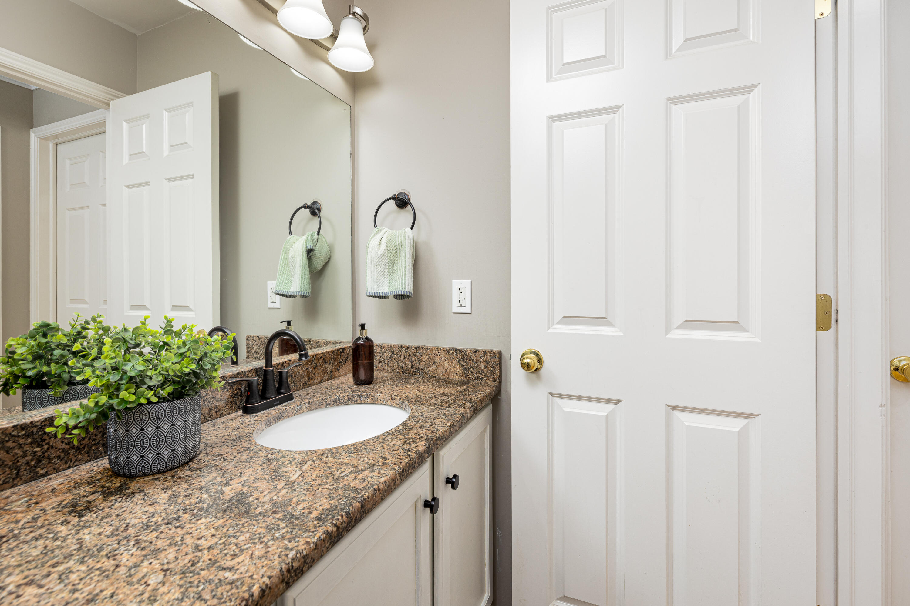 3039 Barclay Way Ann Arbor, MI 48105 - Photo 13 of 33 3039 Barclay Way (10 of 32)