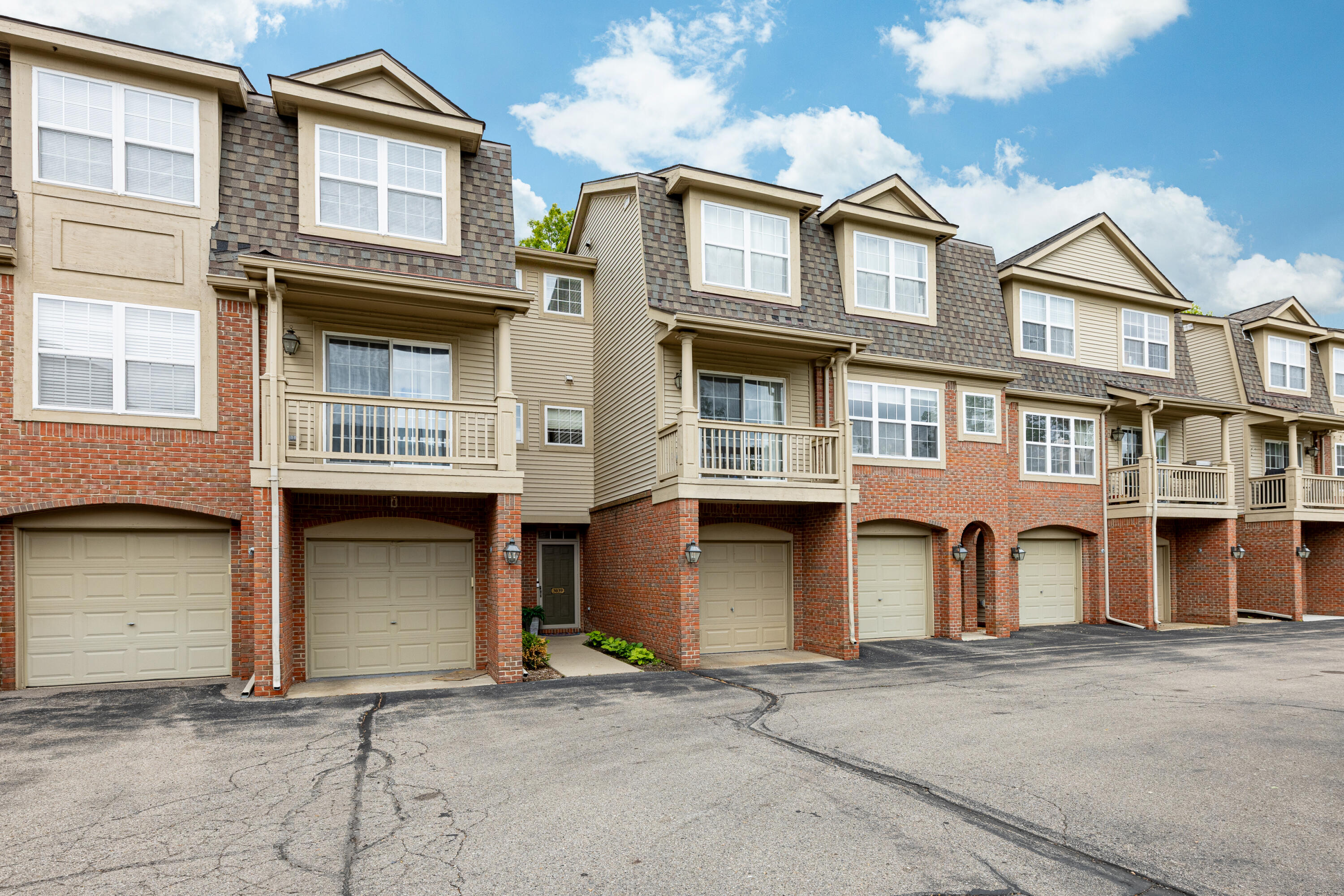 3039 Barclay Way Ann Arbor, MI 48105 - Photo 32 of 33 3039 Barclay Way (27 of 32)