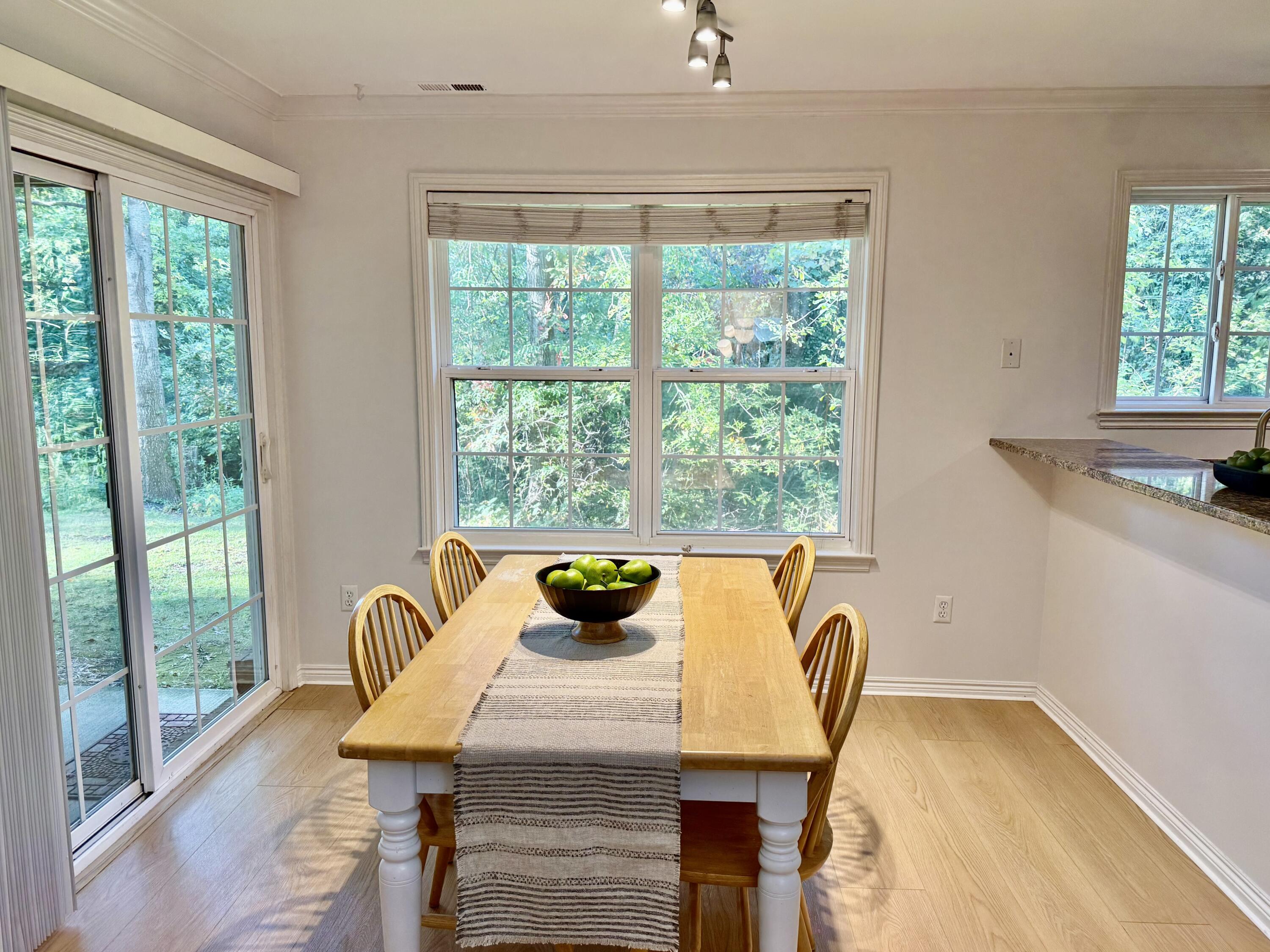 3039 Barclay Way Ann Arbor, MI 48105 - Photo 9 of 33 IMG_0032 2