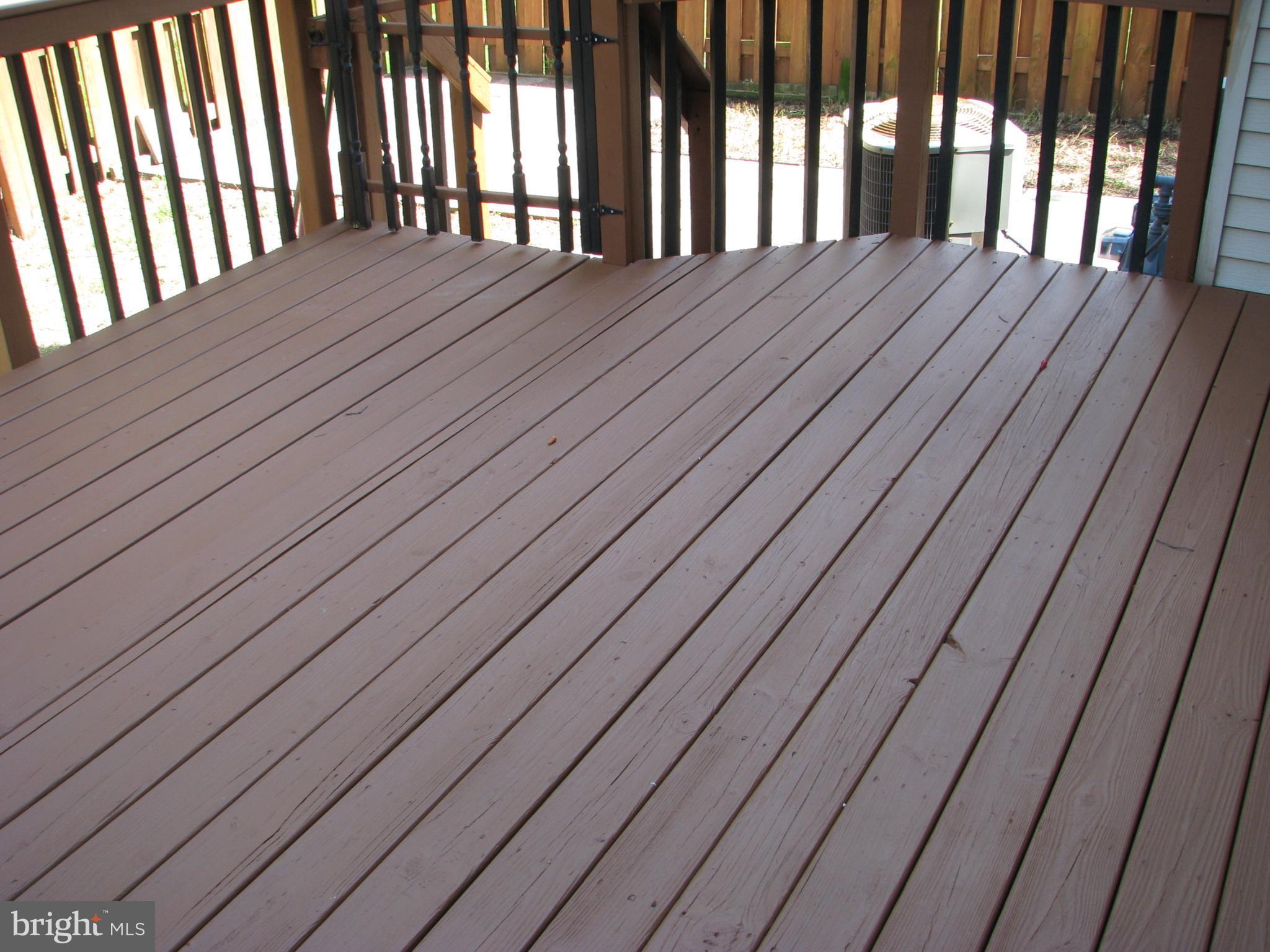 43836 Laburnum Square Ashburn, VA 20147 - Photo 28 of 30 Large real deck just stained