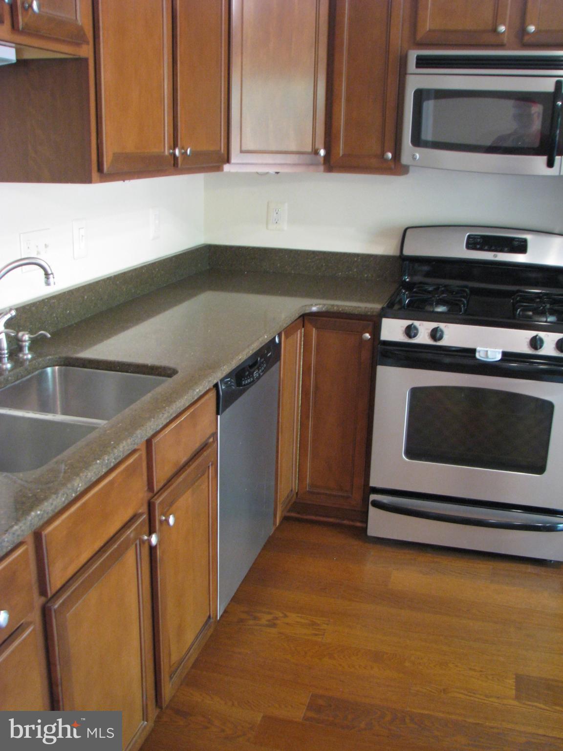 43836 Laburnum Square Ashburn, VA 20147 - Photo 9 of 30 Kitchen- Another View of Kitchen.