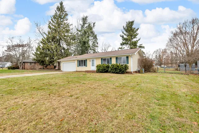 $214,900 | 1024 Maplegrove Road, Jackson, MI 49201