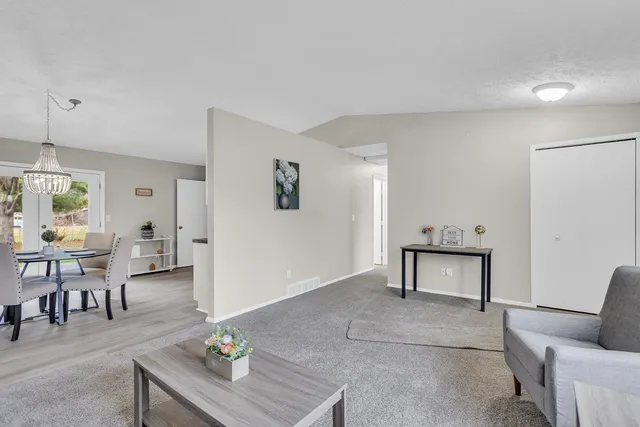 $214,900 | 1024 Maplegrove Road, Jackson, MI 49201