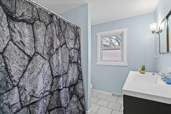 $329,500 | 502 South Piatt Street, Monticello, IL 61856
