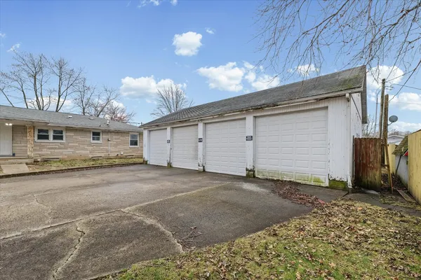 $329,500 | 502 South Piatt Street, Monticello, IL 61856