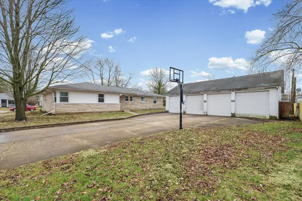 $329,500 | 502 South Piatt Street, Monticello, IL 61856