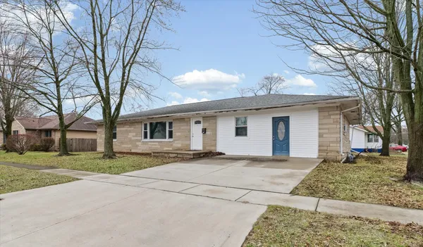 $329,500 | 502 South Piatt Street, Monticello, IL 61856
