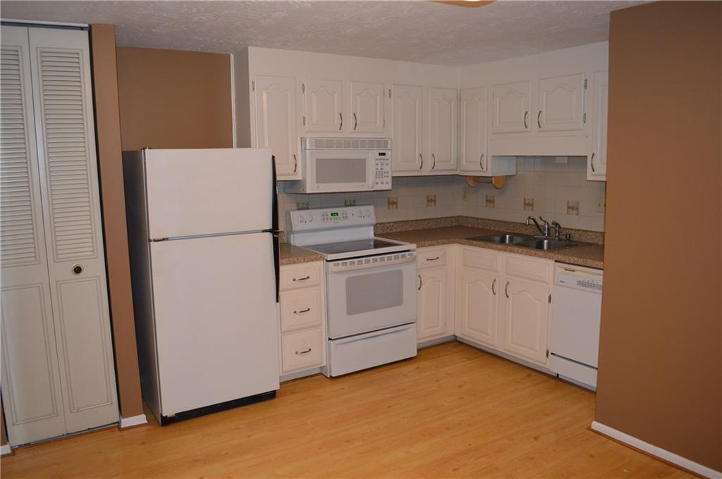 704 Countryside Drive McKees Rocks, PA 15136 - Photo 5 of 25