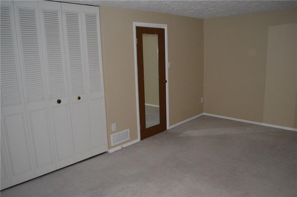 704 Countryside Drive McKees Rocks, PA 15136 - Photo 10 of 25