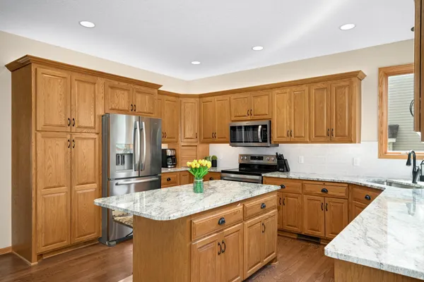 $589,900 | 7040 Isleton Avenue South, Cottage Grove, MN 55016