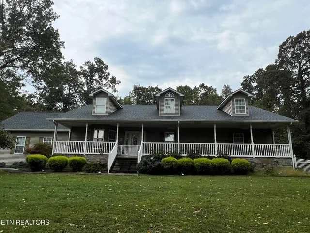 $449,900 | 155 Pin Oak Drive, Rockwood, TN 37854
