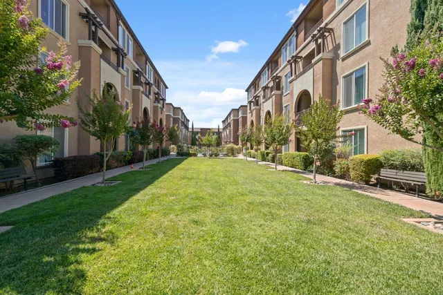 $599,000 | 801 South Winchester Boulevard, Unit 3206, San Jose, CA 95128