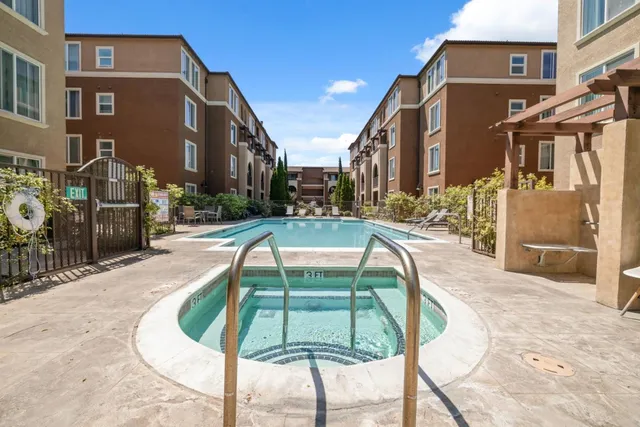 $599,000 | 801 South Winchester Boulevard, Unit 3206, San Jose, CA 95128