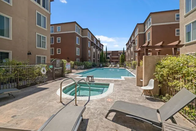 $599,000 | 801 South Winchester Boulevard, Unit 3206, San Jose, CA 95128