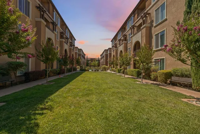 $599,000 | 801 South Winchester Boulevard, Unit 3206, San Jose, CA 95128