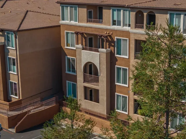 $599,000 | 801 South Winchester Boulevard, Unit 3206, San Jose, CA 95128