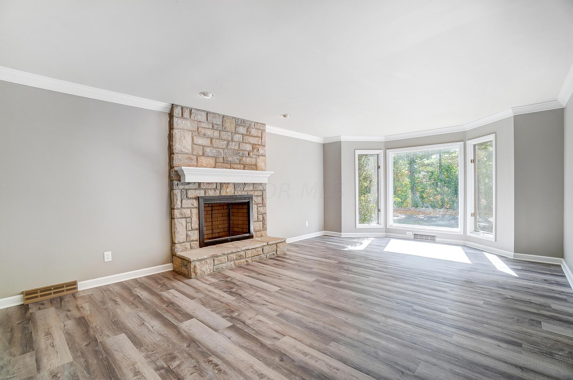 3535 Amity Road Hilliard, OH 43026 - Photo 34 of 93 Living Room