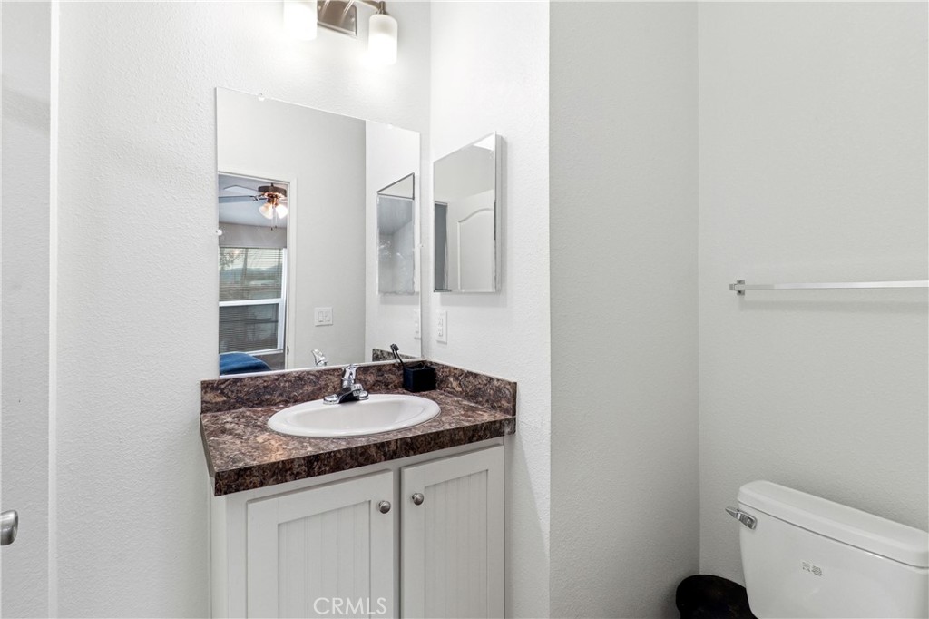 52332 Date Cabazon, CA 92230 - Photo 15 of 21 Primary Bathroom