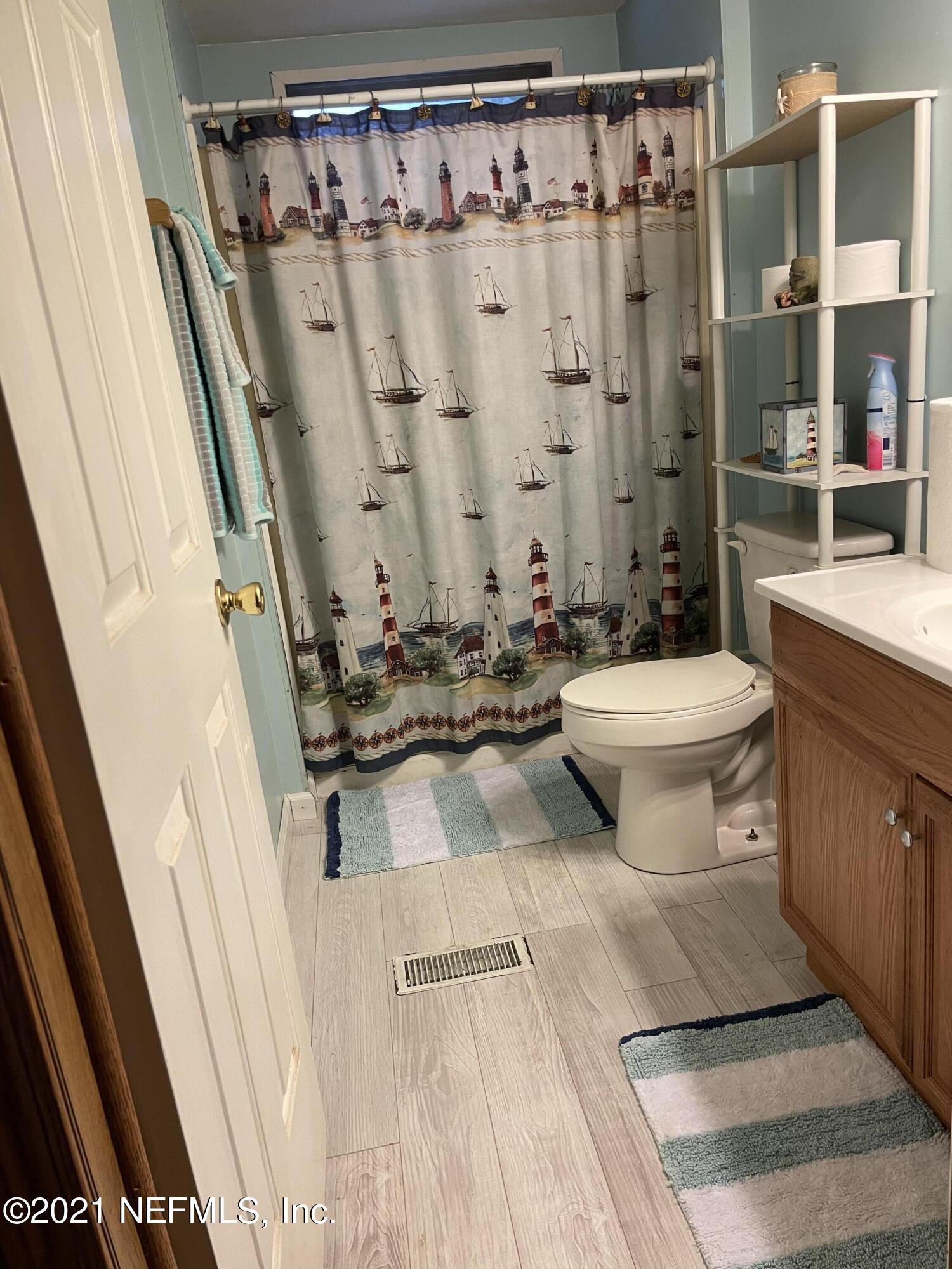 85614 Blackmon Road Yulee, FL 32097 - Photo 14 of 17 guest bathroom