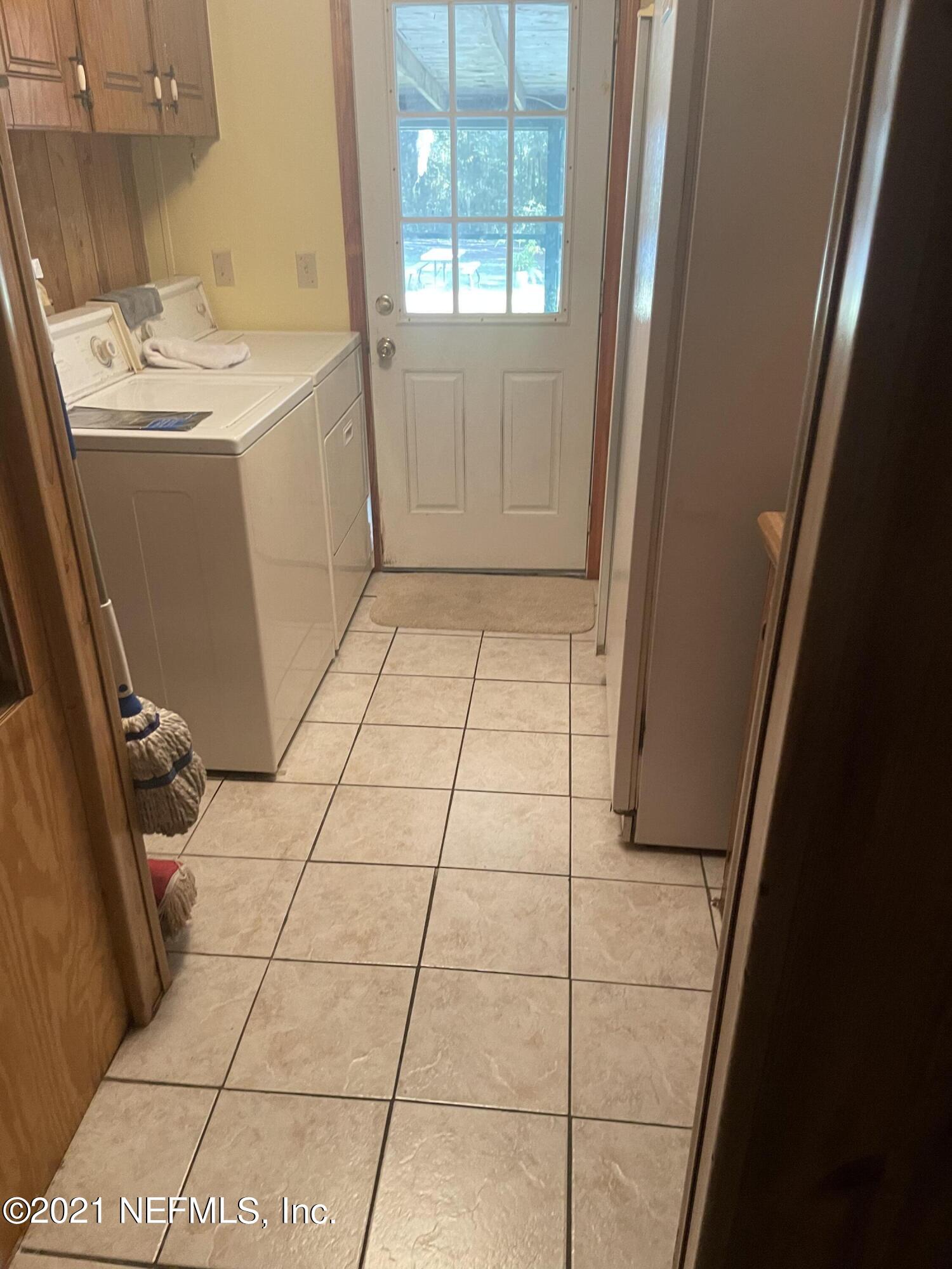 85614 Blackmon Road Yulee, FL 32097 - Photo 9 of 17 laundry/mudroom