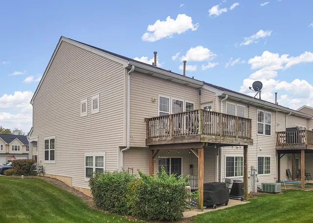 $299,900 | 1310 Harvest Drive, Crest Hill, IL 60403