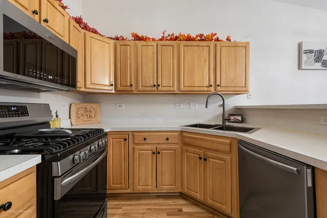 $299,900 | 1310 Harvest Drive, Crest Hill, IL 60403