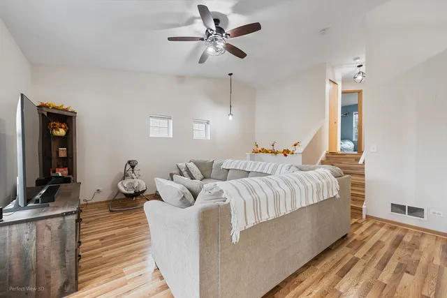 $299,900 | 1310 Harvest Drive, Crest Hill, IL 60403