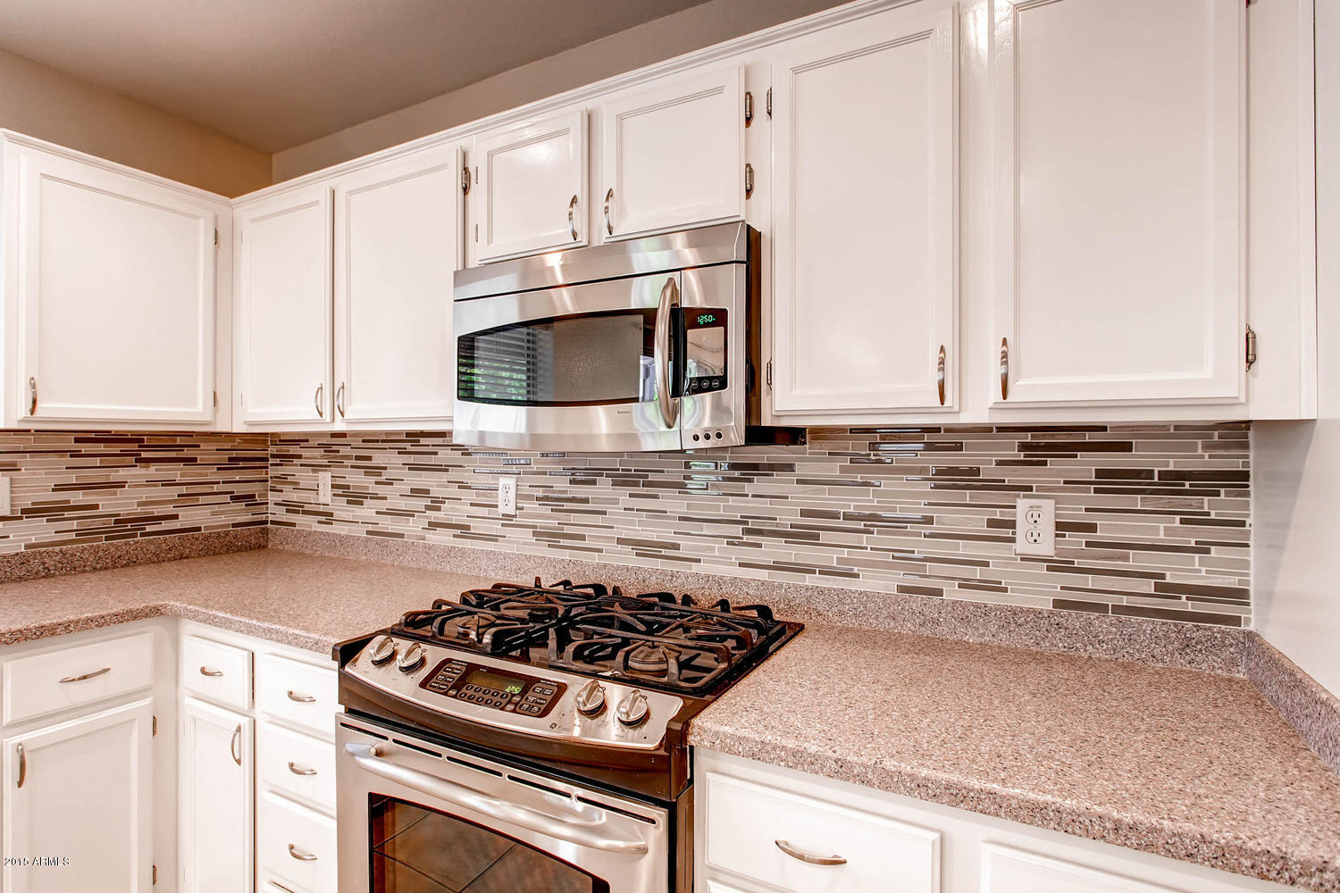 3362 East Escuda Road Phoenix, AZ 85050 - Photo 12 of 29 3362 E Escuda Rd Phoenix AZ-large-012-13