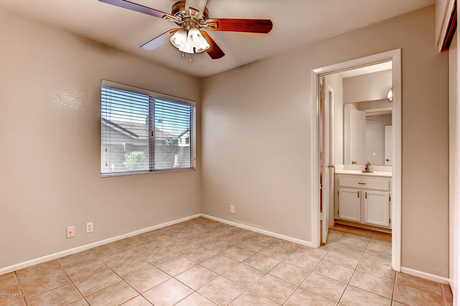 3362 East Escuda Road Phoenix, AZ 85050 - Photo 14 of 29 3362 E Escuda Rd Phoenix AZ-large-014-12
