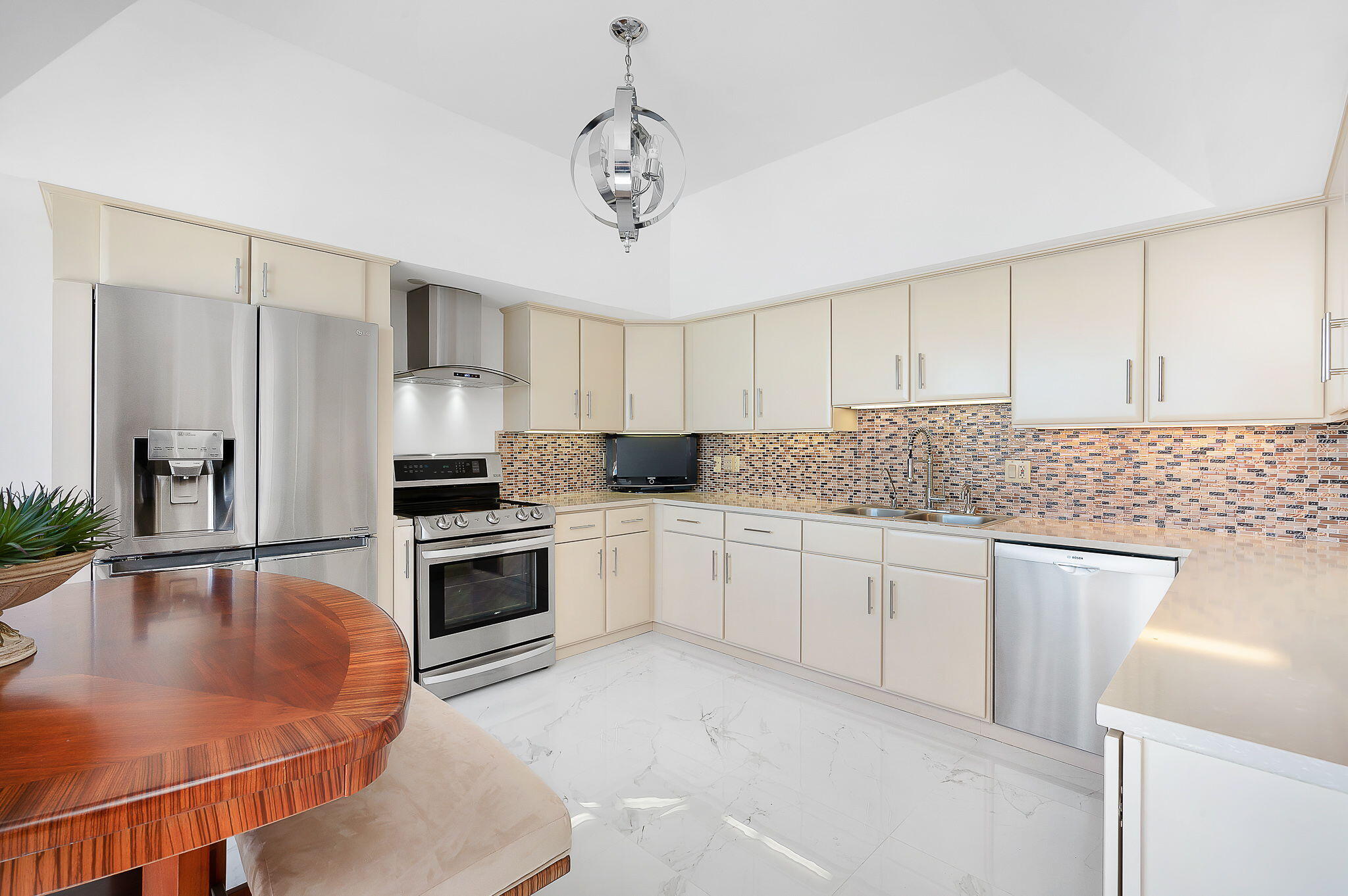 4001 North Ocean Boulevard, Unit PH3 Boca Raton, FL 33431 - Photo 5 of 23 4001 N Ocean Blvd Penthouse 3