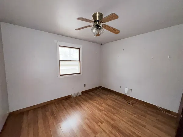 $259,900 | 516 Ca Crest Drive, Shorewood, IL 60404