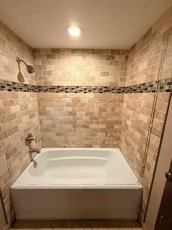 $259,900 | 516 Ca Crest Drive, Shorewood, IL 60404